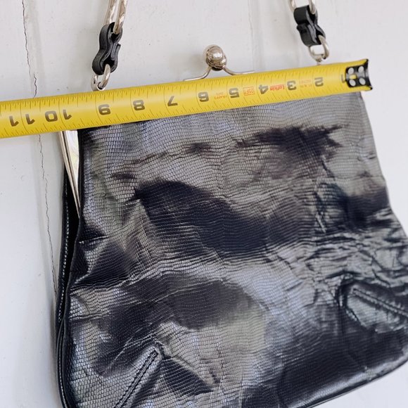 VINTAGE BURBERRY BLACK LEATHER TEXTURED SHOULDER CLUTCH - Picture 8 of 8